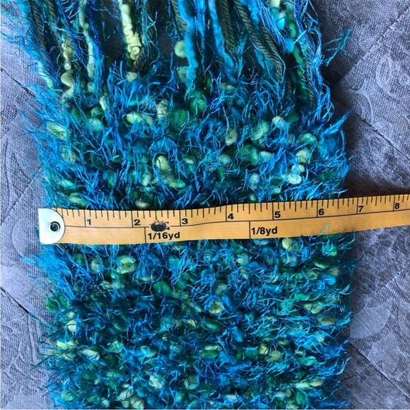 Handmade Scarf with Tassel - Picture 4 of 4